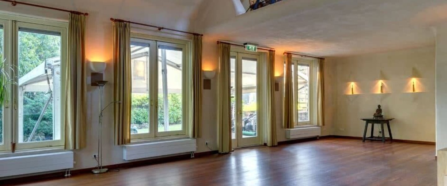Zonnehuis binnen grote zaal